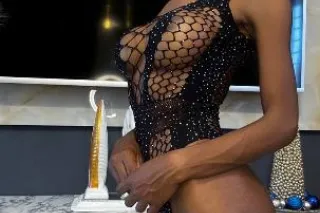 Hi, I'm a hot girl. Come spend... - Image 4