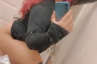 SUPER SOAKER SATURDAY💦🍑 - Image 2